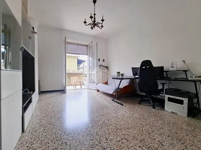 Appartamento trilocale in vendita in Via Ernesto Maiocchi, Voghera