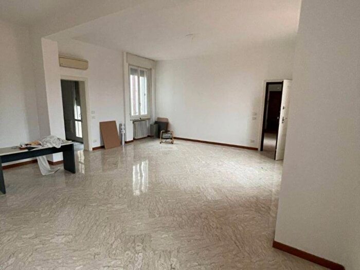 Appartamento con 5 locali in affitto in Corso Canalgrande, Centro Storico, Modena