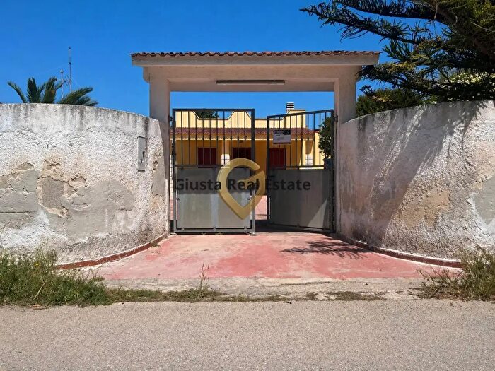 Casa quadrilocale in vendita in Via Gemelli, Brindisi