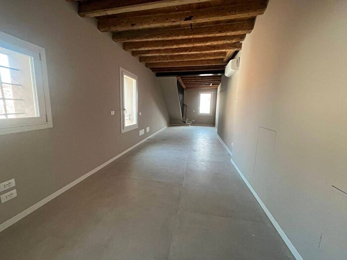 Appartamento trilocale in affitto in Via Giacomo Matteotti, Centro, Montagnana