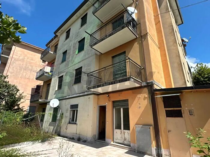 Appartamento trilocale in vendita in Lumarzo