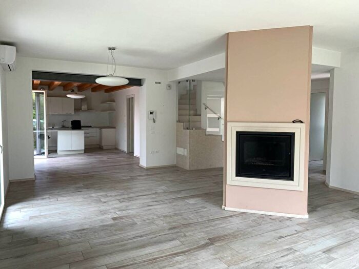Casa quadrilocale in affitto in Caldogno Rettorgole Cresole, Caldogno