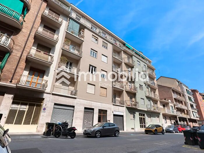 Appartamento trilocale in vendita in Via Pordenone, Torino