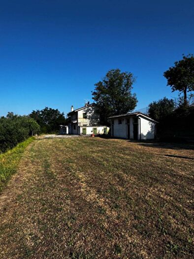 Casa con 5 locali in affitto in Via del Colle, Montottone