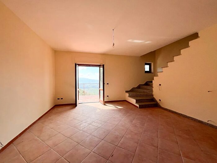 Casa quadrilocale in vendita in Licio Quinzio Cincinnato Snc, Acuto