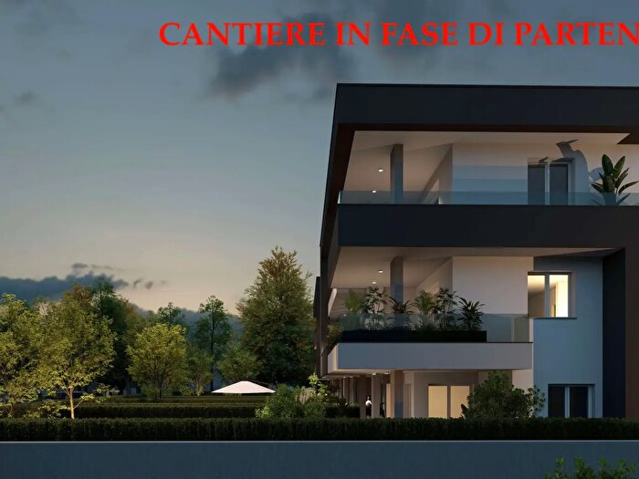Appartamento trilocale in vendita in Via Monte San Primo, Lomazzo