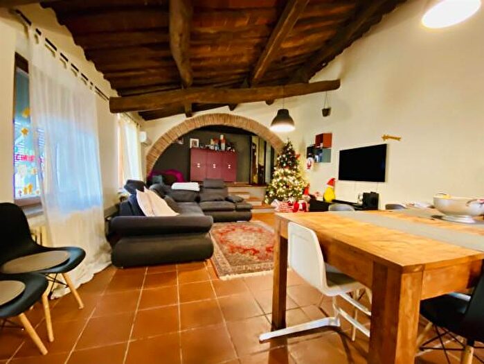 Appartamento trilocale in vendita in Via SantAndrea, Lucca