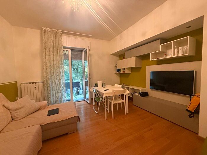 Appartamento trilocale in affitto in Via Archimede, Villaggio Giardino, Modena