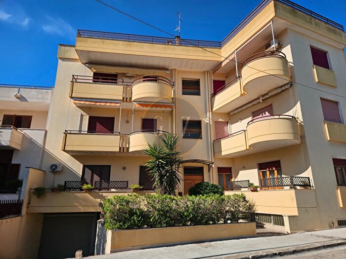 Appartamento quadrilocale in vendita in Via Salvo dAcquisto, Martano