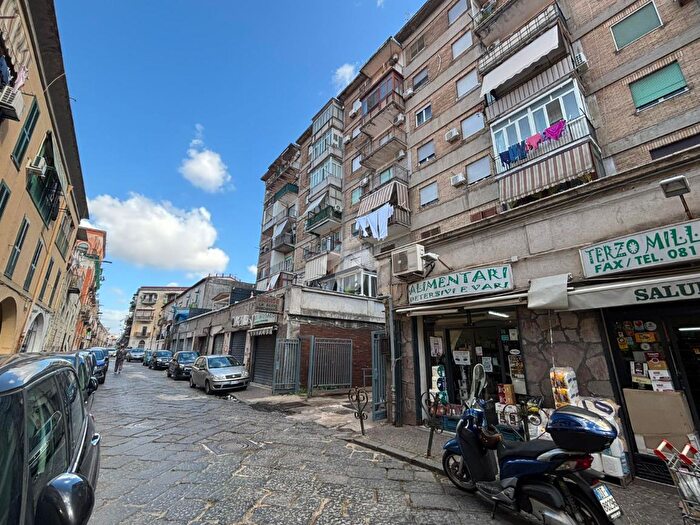 Appartamento trilocale in vendita in V Comunale Ottaviano, Napoli