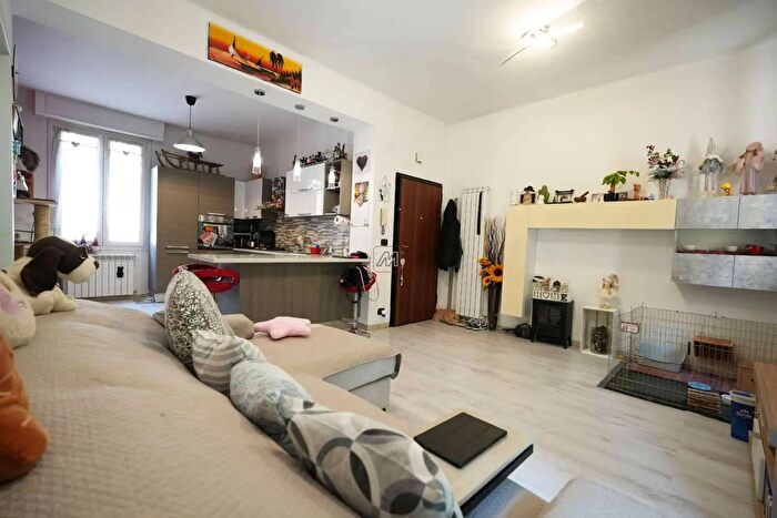 Appartamento trilocale in vendita in Via Fratelli Meldi Genova, Genova