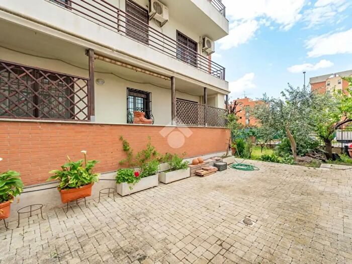 Appartamento quadrilocale in vendita in Via Ugo Spirito, Roma