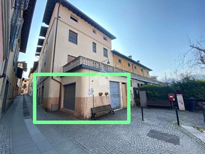 Appartamento bilocale in vendita in Via Zirotti, Sale Marasino