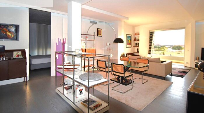 Appartamento con 6 locali in vendita in Viareggio