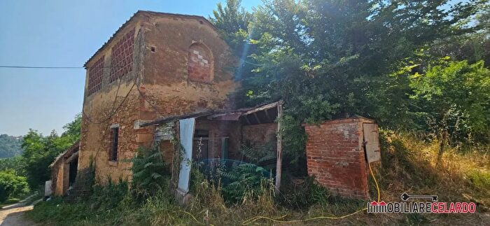 Casa con 7 locali in vendita in Poggibonsi