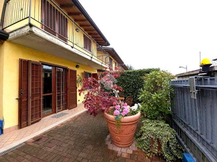 Casa trilocale in vendita in Via Giacomina Minuti, Goito