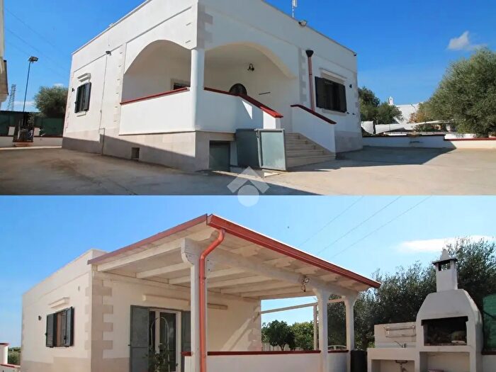 Casa con 8 locali in vendita in Ostuni