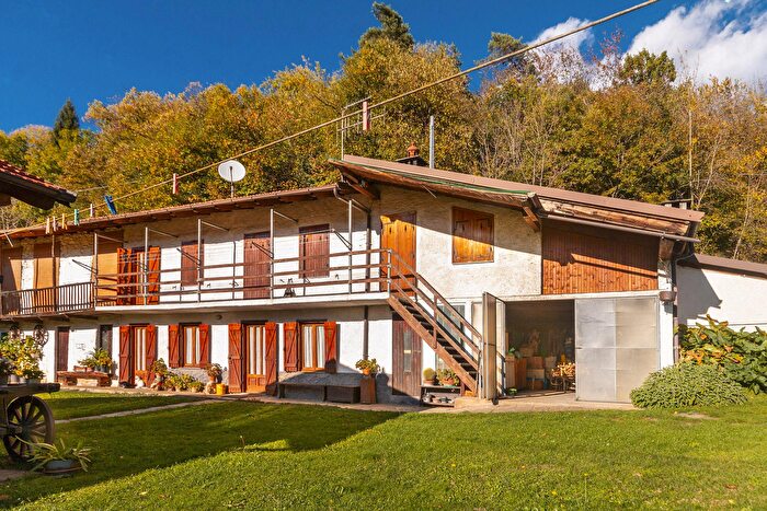 Casa con 6 locali in vendita in Borgata Balanzone, Roccabruna