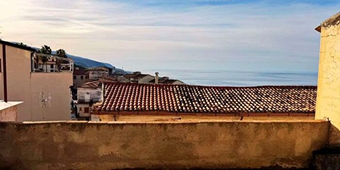 Appartamento trilocale in vendita in Centro Storico, Belvedere Marittimo