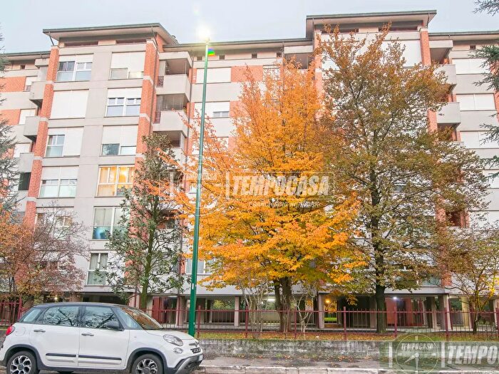 Appartamento quadrilocale in vendita in Via Rutilio E Ovidio Mantovani, Sesto San Giovanni