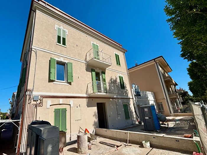Appartamento trilocale in vendita in Via Cesare Battisti, Grottammare