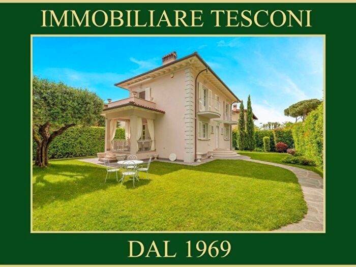 Casa con 6 locali in affitto in VIA UMBRIA, Pietrasanta