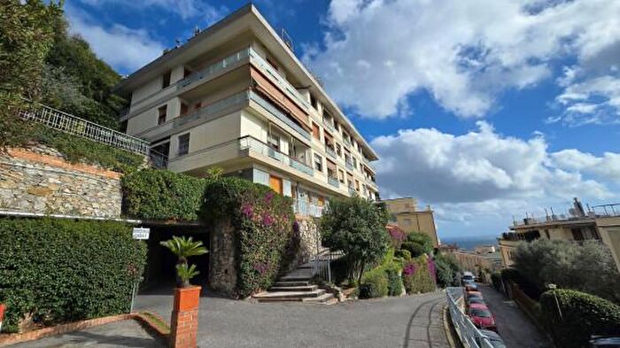 Appartamento quadrilocale in vendita in Via Fratelli Coda, Genova