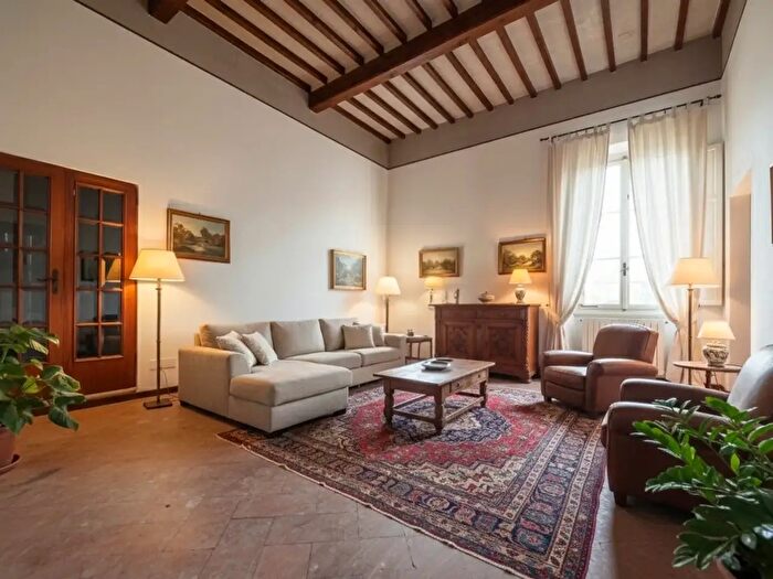 Appartamento con 5 locali in vendita in Via Cesare Battisti, San Miniato