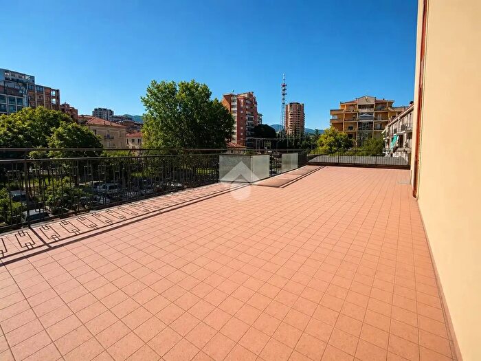Appartamento quadrilocale in vendita in Lungonera Bixio, Terni