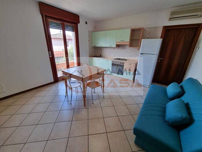 Appartamento trilocale in affitto in Via Romea n i bis Legnaro PD, Centro, Polverara