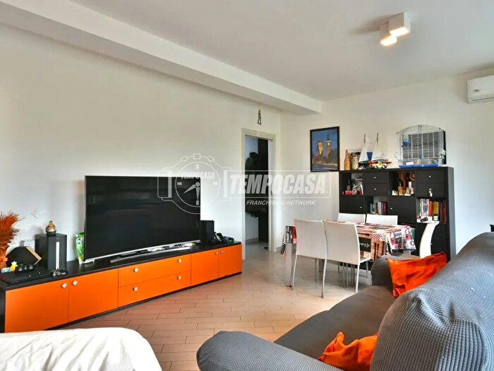 Appartamento con 5 locali in vendita in Via a Cittadini, Osimo