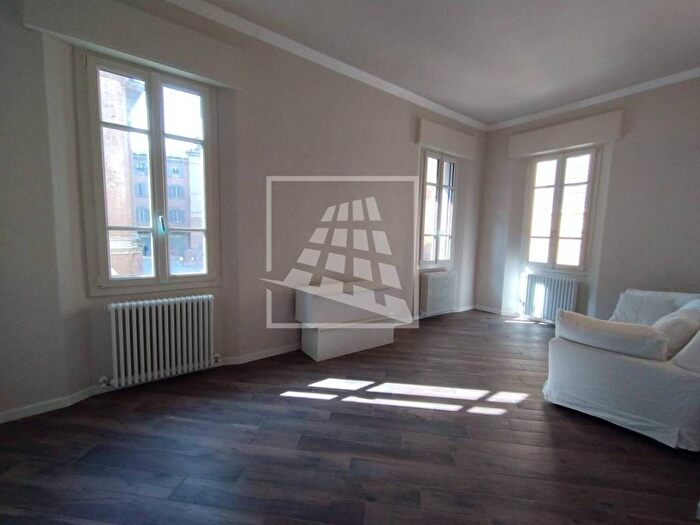 Appartamento con 5 locali in affitto in Piazza San Prospero, Centro Storico, Reggio Emilia