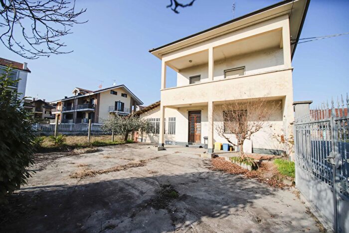 Casa con 6 locali in vendita in Via Udine, Volpiano