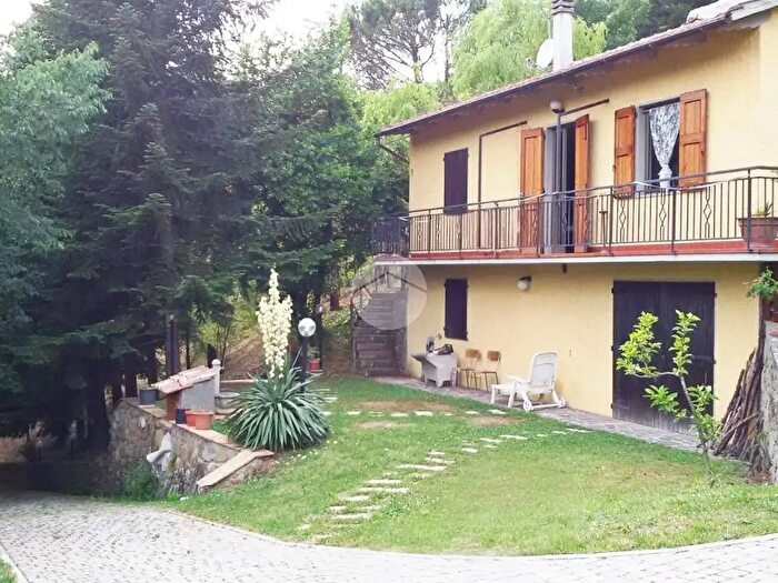 Casa con 6 locali in vendita in Via Trario, Cantagallo