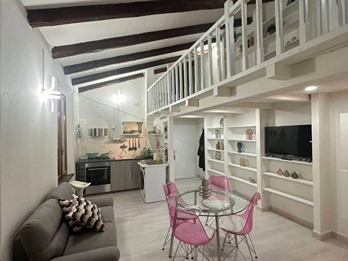 Appartamento bilocale in affitto in Vicolo Quartirolo, Centro Storico, Bologna