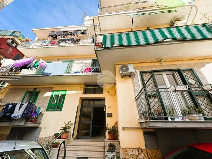 Appartamento con 5 locali in vendita in Traversa I Via Luciano, Pozzuoli