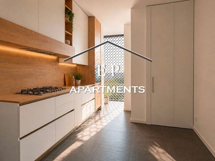 Casa con 6 locali in affitto in Frua, Milano