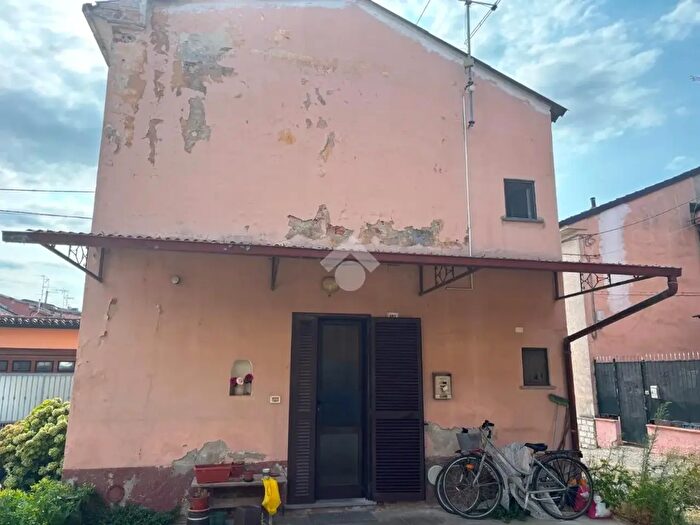 Casa trilocale in vendita in Via Italia, Santa Cristina E Bissone