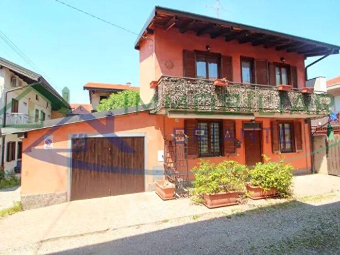Casa trilocale in vendita in Vicolo delle Coorti, Golasecca