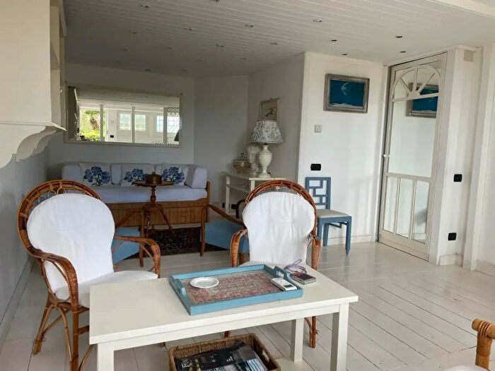 Appartamento con 5 locali in vendita in Forte Dei Marmi