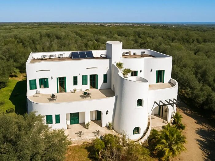 Casa con 17 locali in vendita in Sp, Galatone