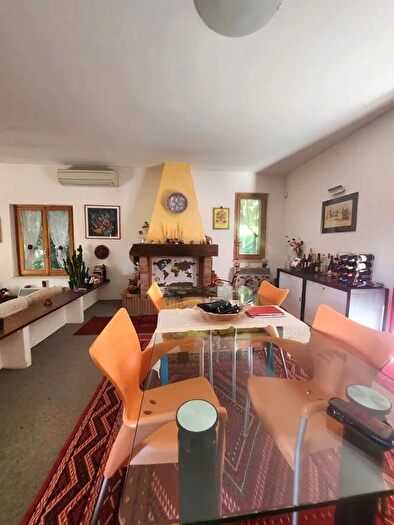 Casa con 7 locali in vendita in Strada La Scogliara, Narni