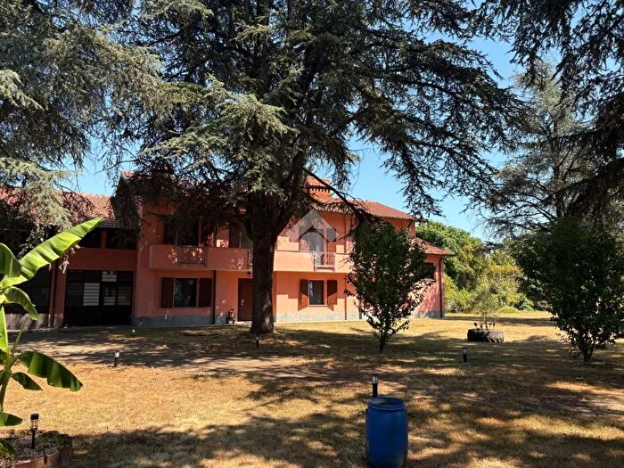 Casa con 8 locali in vendita in Via del Fiume, Cuggiono