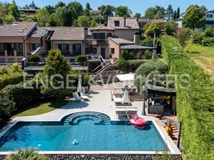 Casa con 6 locali in vendita in Via del Falco, Pianoro