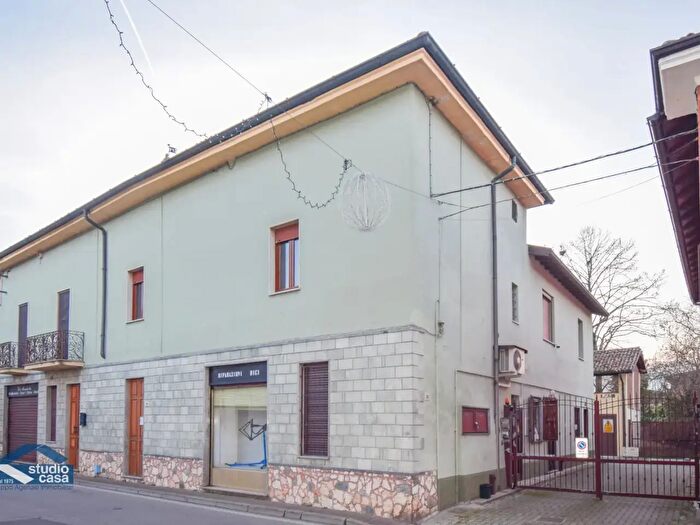 Appartamento quadrilocale in vendita in Via Roma, Ossago Lodigiano