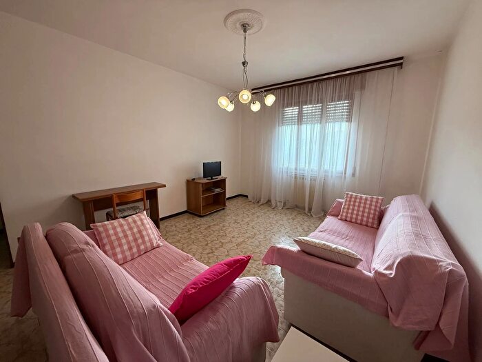 Appartamento con 5 locali in affitto in Villafranca In Lunigiana