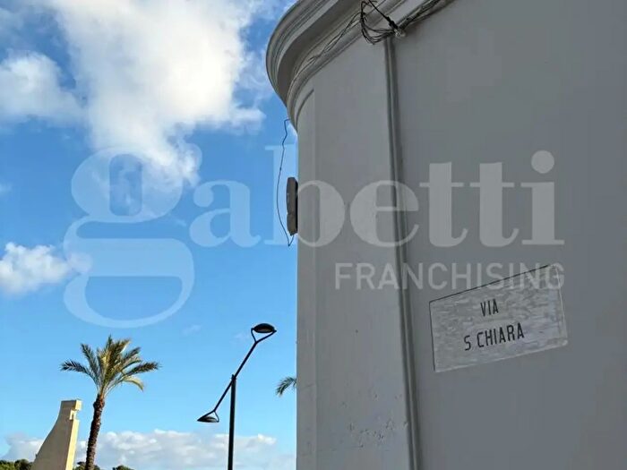 Appartamento trilocale in affitto in Via Santa Chiara, Brindisi