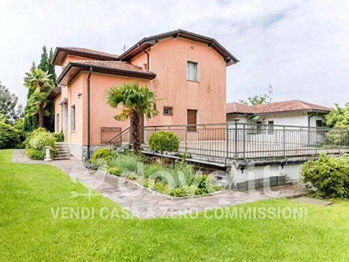 Casa con 6 locali in vendita in Via per Orino, Cocquio Trevisago