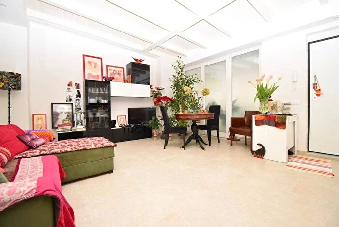 Appartamento trilocale in vendita in Via Marzocco, Pietrasanta