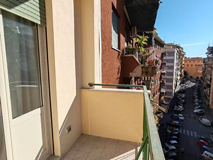 Appartamento bilocale in affitto in Via Tripolitania, Africano Villa Chigi, Roma